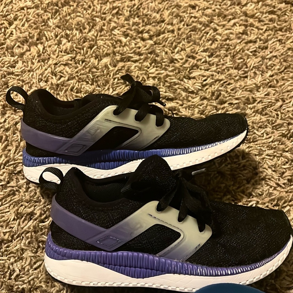 Puma Tennie shoes